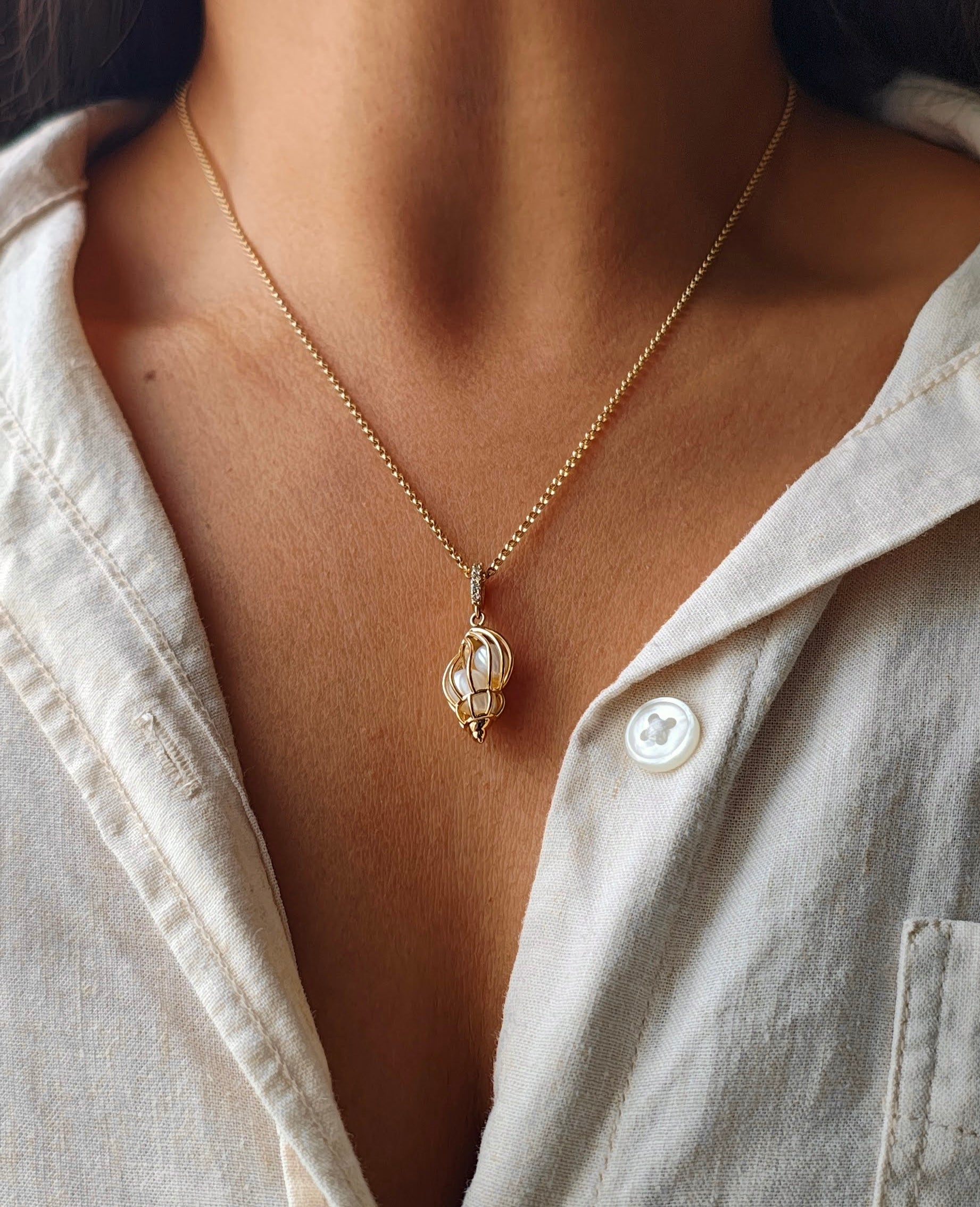 Shankh Charm Pendant