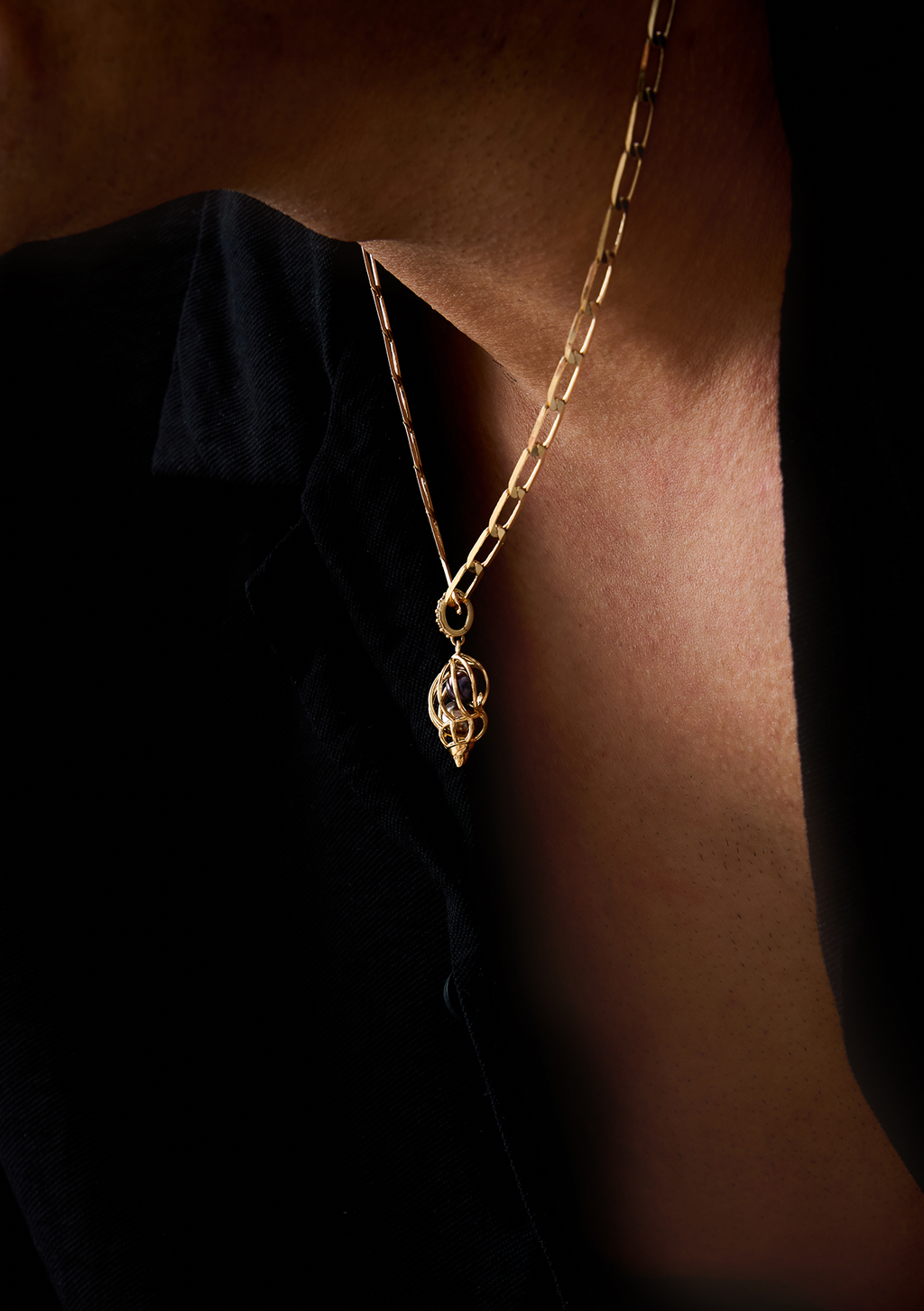 Shankh Tahitian Charm Pendant